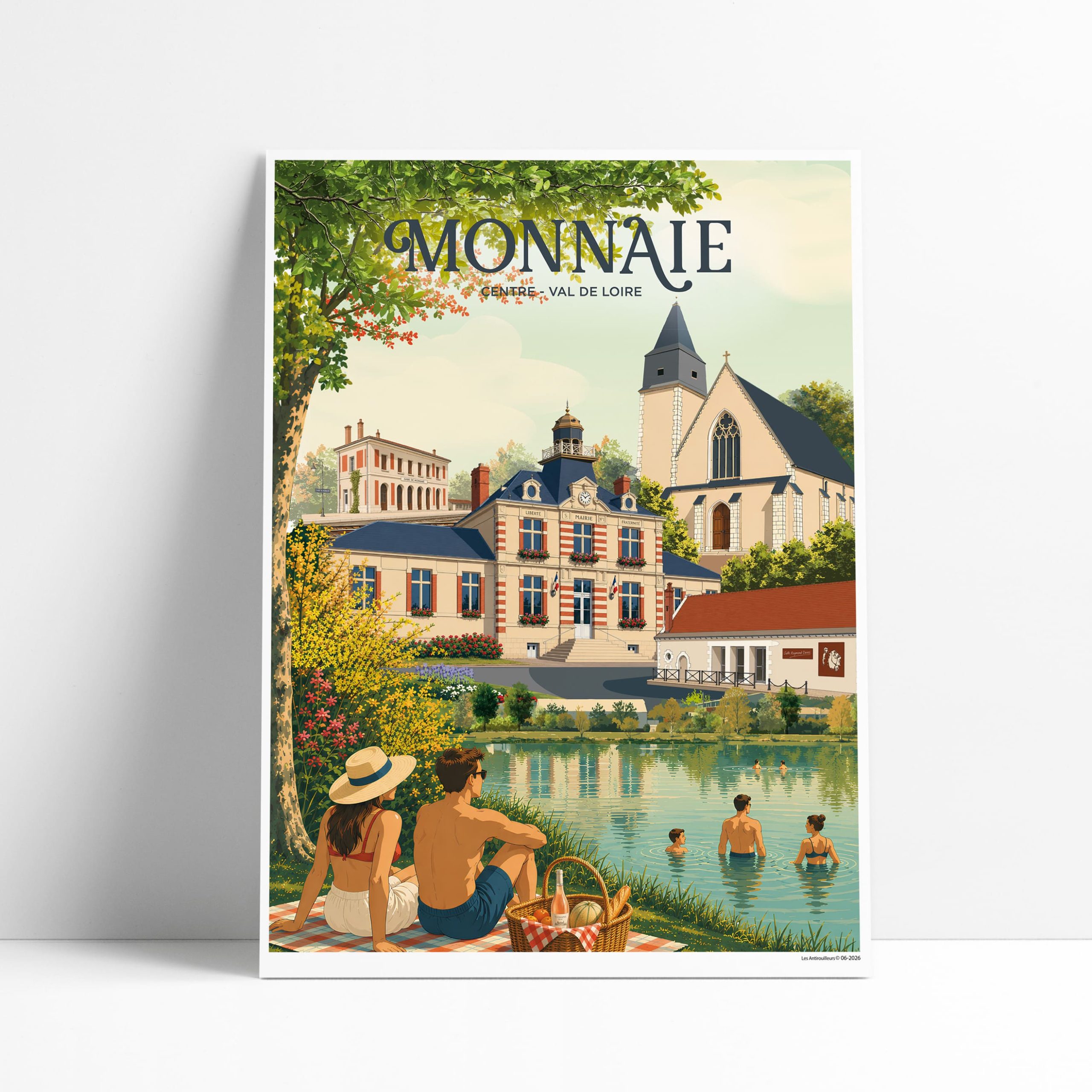 Affiche illustrée de Monnaie, plan d'eau et village du Val de Loire en été